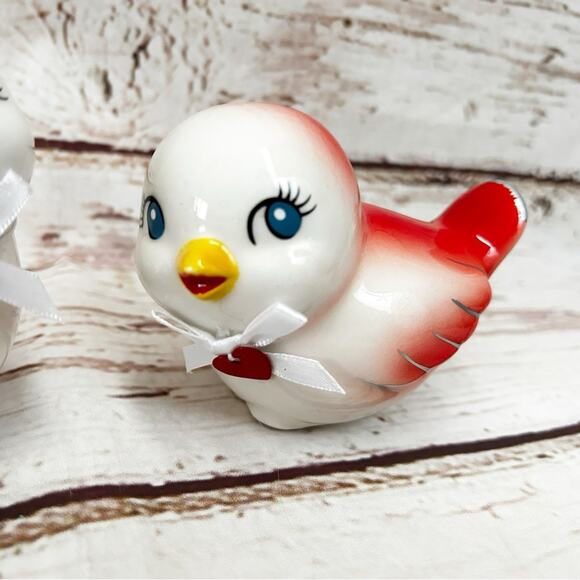 TARGET Valentines Day Retro Red and White Ceramic Love Birds Chicks - Picture 3 of 4